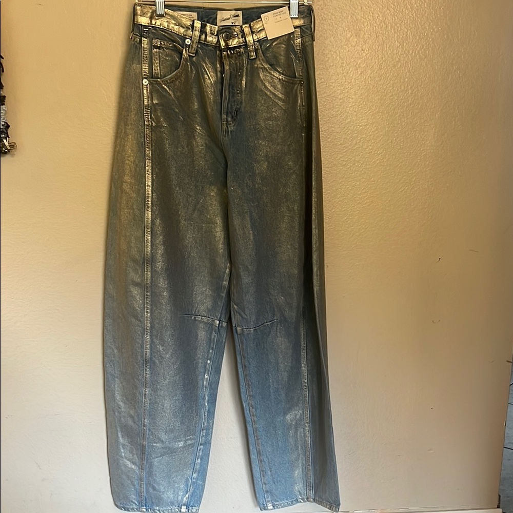 NWT High Rise Curved Leg Jeans Gold Paint Barrel Button Fly 2 Universal Thread